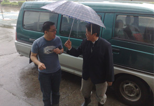 Plant manager Mr. Ling giving me a warm welcome to his factory.