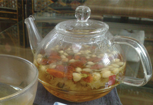 The lovely floral aroma from the jasmine and chrysanthemum combined with the hint of citrus from the goji berry is very refreshing and invigorating.