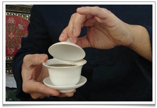 How to use a gaiwan Chinese teacup