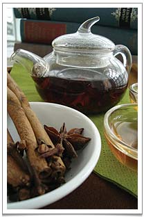 Lychee Black with cinnamon, cloves and petals of star anise - the perfect mulled 